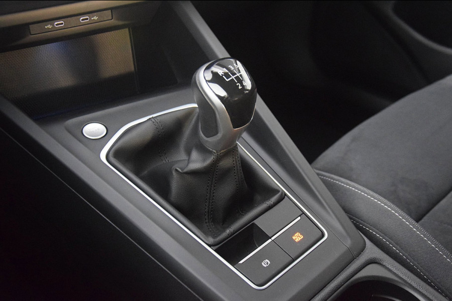 Volkswagen Golf 1.5 TSI Style HEAD-UP/AUDIO PREMIUM/CAMERA/VERWARMDE VOORSTOELEN/