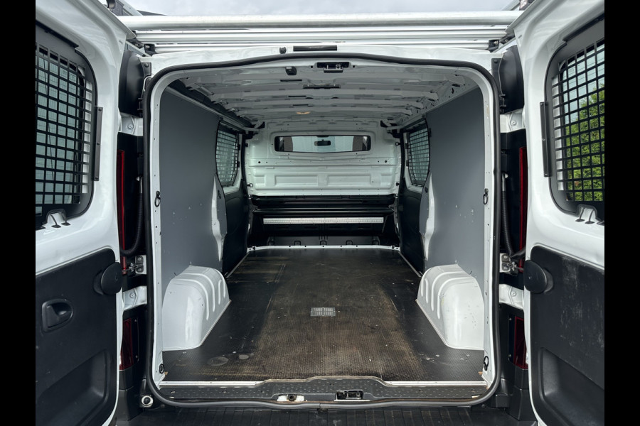 Renault Trafic 2.0 dCi 120 PK / L2H1 / 1e EIG. / IMPERIAAL / 2x SCHUIFDEUR / TREKHAAK / LED KOPLAMPEN / AIRCO / CRUISE