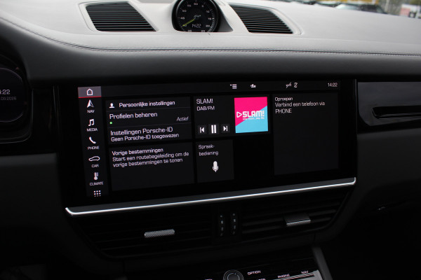 Porsche Cayenne Coupé 3.0 E-Hybrid / Trekhaak / Panoramadak / 360Camera / Keyless / 21'' / Softclose / Luchtvering / Bose / Sportdesign+Chrono / Stoel+Stuurverwarming / Dodehoek / DAB / ACC