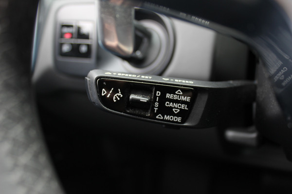 Porsche Cayenne Coupé 3.0 E-Hybrid / Trekhaak / Panoramadak / 360Camera / Keyless / 21'' / Softclose / Luchtvering / Bose / Sportdesign+Chrono / Stoel+Stuurverwarming / Dodehoek / DAB / ACC