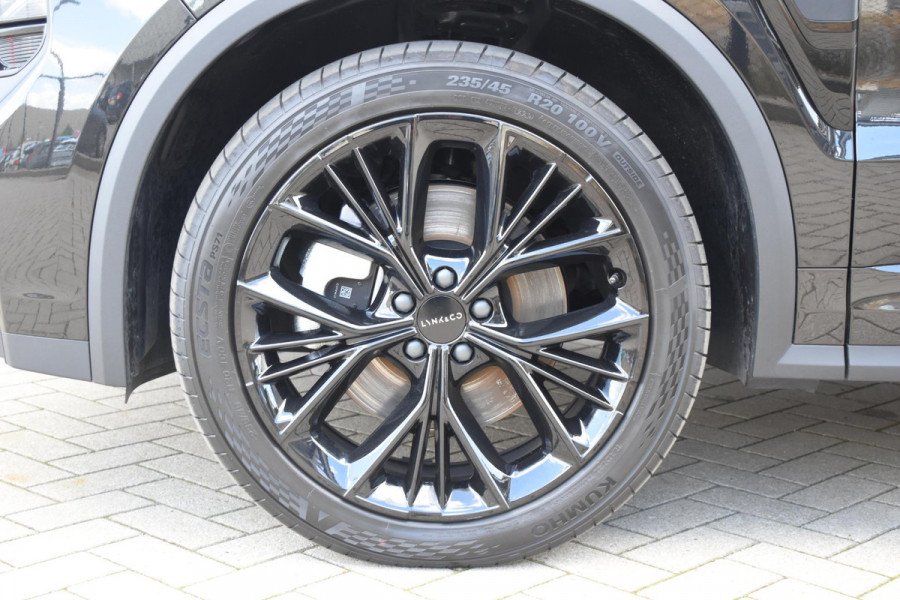 Lynk & Co 01 276PK Automaat More / Adaptive cruise control / Leren bekleding / Elektrisch verstelbare stoelen / Schuif- kanteldak / Stoel- en stuurverwarming / Parkeersensoren V+A / 360 Graden Camera / Elektrische achterklep / 20" lichtmetalen velgen / Trekhaak