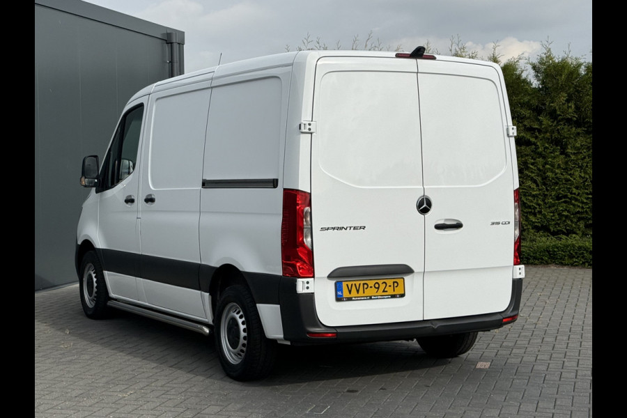 Mercedes-Benz Sprinter 315 150 PK 3.2 t / L1H1 / 2x SCHUIFDEUR / SORTIMO INRICHTING / CAMERA / CRUISE / AIRCO / CARPLAY