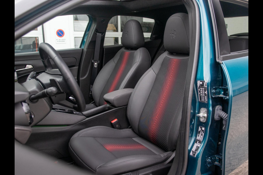 Alfa Romeo junior 1.2 Turbo 145pk Hybrid Ibrida Q4 | Clima | Camera | Adapt. Cruise | Apple Carplay | Schuif/Kanteldak | BSM | Elektrr. A-Klep | Keyless | 18" | Navi | PDC | Winter Pack