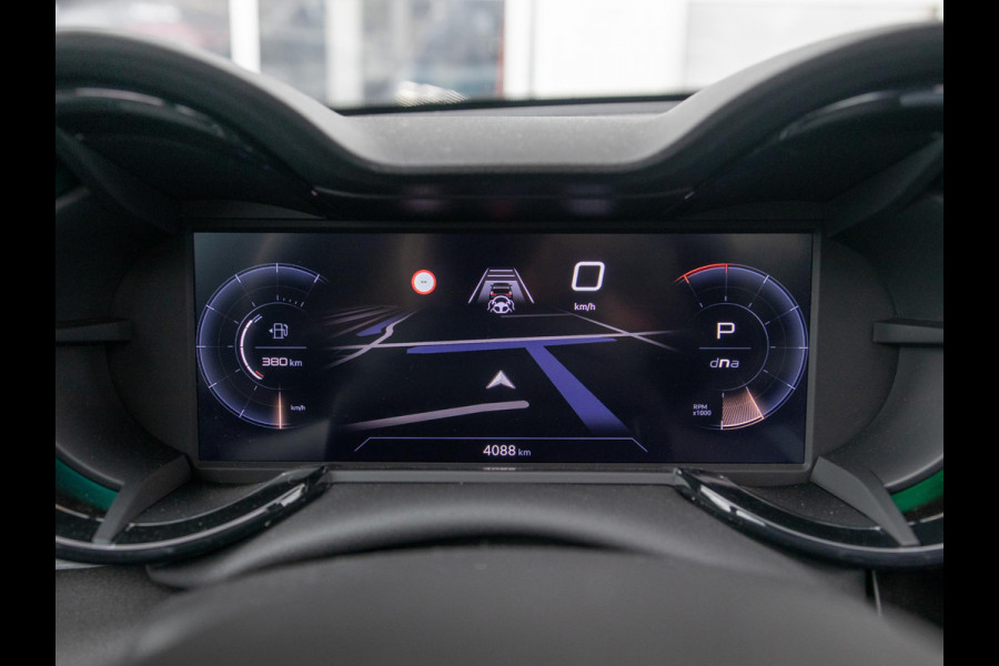 Alfa Romeo junior 1.2 Turbo 145pk Hybrid Ibrida Q4 | Clima | Camera | Adapt. Cruise | Apple Carplay | Schuif/Kanteldak | BSM | Elektrr. A-Klep | Keyless | 18" | Navi | PDC | Winter Pack