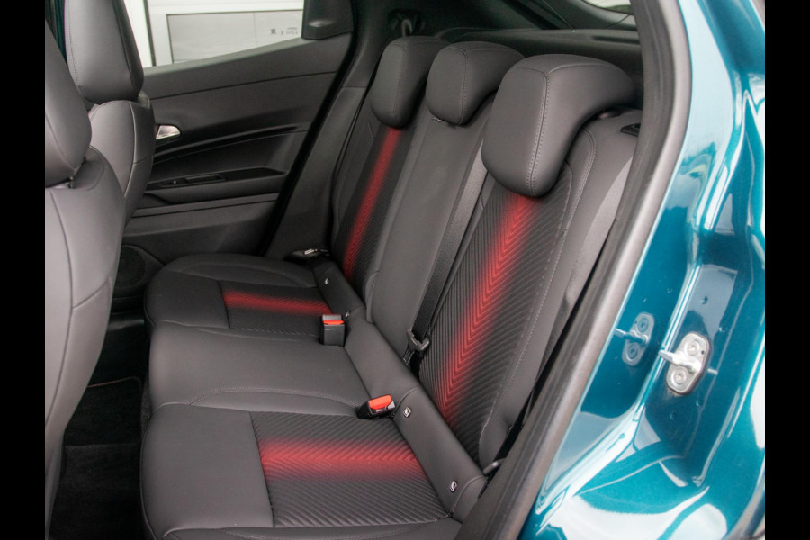 Alfa Romeo junior 1.2 Turbo 145pk Hybrid Ibrida Q4 | Clima | Camera | Adapt. Cruise | Apple Carplay | Schuif/Kanteldak | BSM | Elektrr. A-Klep | Keyless | 18" | Navi | PDC | Winter Pack