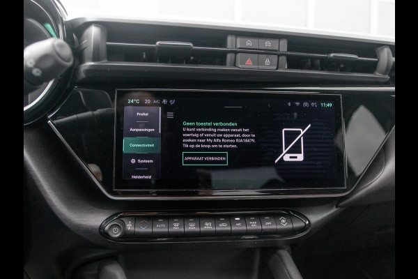 Alfa Romeo junior 1.2 Turbo 145pk Hybrid Ibrida Q4 | Clima | Camera | Adapt. Cruise | Apple Carplay | Schuif/Kanteldak | BSM | Elektrr. A-Klep | Keyless | 18" | Navi | PDC | Winter Pack