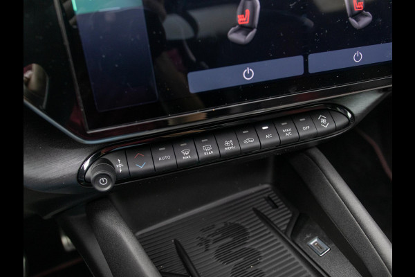 Alfa Romeo junior 1.2 Turbo 145pk Hybrid Ibrida Q4 | Clima | Camera | Adapt. Cruise | Apple Carplay | Schuif/Kanteldak | BSM | Elektrr. A-Klep | Keyless | 18" | Navi | PDC | Winter Pack