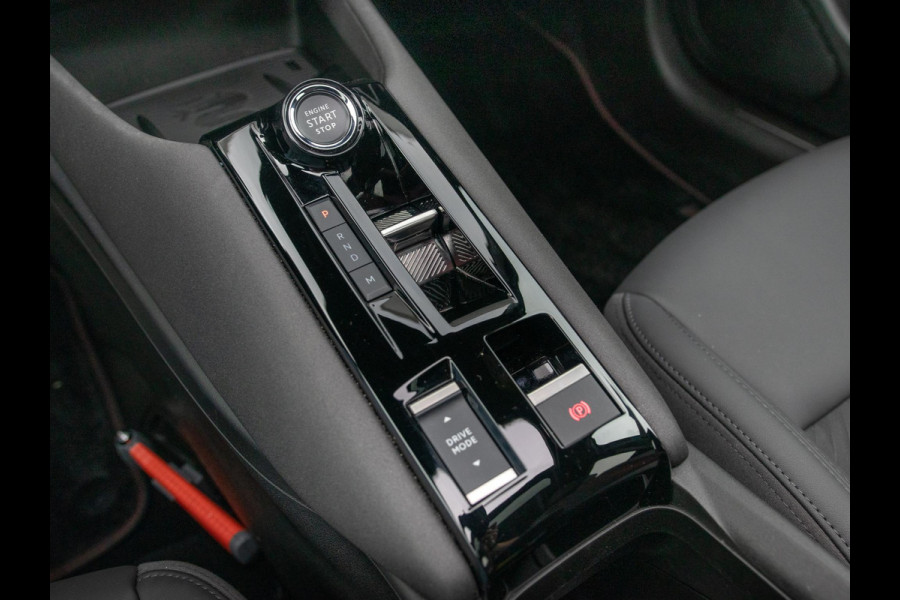 Alfa Romeo junior 1.2 Turbo 145pk Hybrid Ibrida Q4 | Clima | Camera | Adapt. Cruise | Apple Carplay | Schuif/Kanteldak | BSM | Elektrr. A-Klep | Keyless | 18" | Navi | PDC | Winter Pack