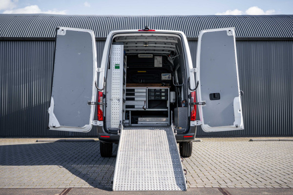 Mercedes-Benz Sprinter 311 CDI RWD L2H2 | Volledig Ingericht | Mbux | Camera | Climatronic