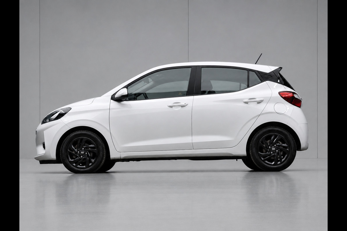Hyundai i10 1.0 Comfortline Sport (APPLE CARPLAY,NAVI,PDC,CRUISE,LED,GETINT,TREKHAAK,SPORTSTOELEN,NETTE STAAT)