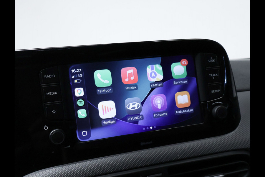 Hyundai i10 1.0 Comfortline Sport (APPLE CARPLAY,NAVI,PDC,CRUISE,LED,GETINT,TREKHAAK,SPORTSTOELEN,NETTE STAAT)