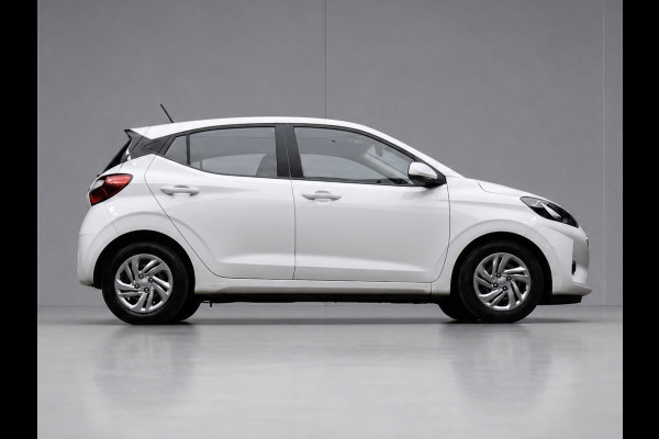 Hyundai i10 1.0 Comfortline Sport (APPLE CARPLAY,NAVI,PDC,CRUISE,LED,GETINT,TREKHAAK,SPORTSTOELEN,NETTE STAAT)