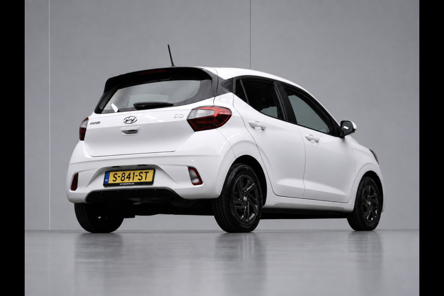 Hyundai i10 1.0 Comfortline Sport (APPLE CARPLAY,NAVI,PDC,CRUISE,LED,GETINT,TREKHAAK,SPORTSTOELEN,NETTE STAAT)