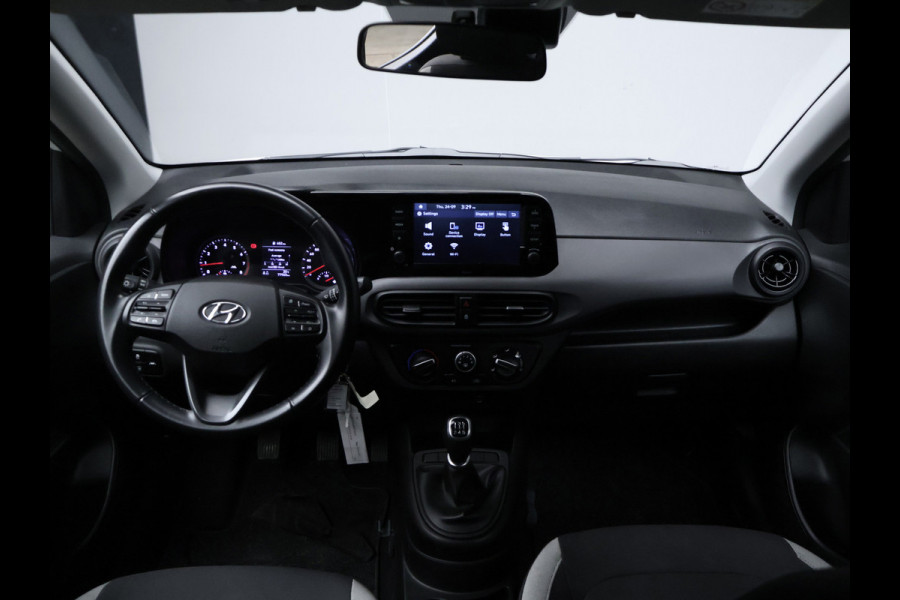 Hyundai i10 1.0 Comfortline Sport (APPLE CARPLAY,NAVI,PDC,CRUISE,LED,GETINT,TREKHAAK,SPORTSTOELEN,NETTE STAAT)