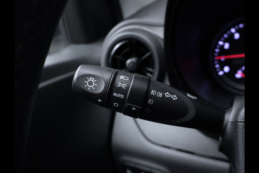 Hyundai i10 1.0 Comfortline Sport (APPLE CARPLAY,NAVI,PDC,CRUISE,LED,GETINT,TREKHAAK,SPORTSTOELEN,NETTE STAAT)
