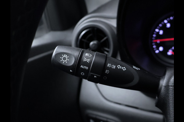 Hyundai i10 1.0 Comfortline Sport (APPLE CARPLAY,NAVI,PDC,CRUISE,LED,GETINT,TREKHAAK,SPORTSTOELEN,NETTE STAAT)