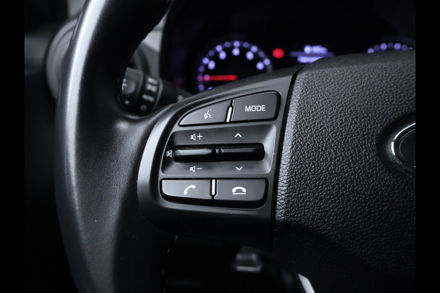 Hyundai i10 1.0 Comfortline Sport (APPLE CARPLAY,NAVI,PDC,CRUISE,LED,GETINT,TREKHAAK,SPORTSTOELEN,NETTE STAAT)