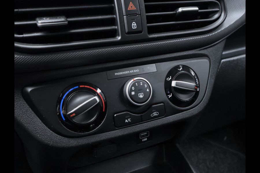 Hyundai i10 1.0 Comfortline Sport (APPLE CARPLAY,NAVI,PDC,CRUISE,LED,GETINT,TREKHAAK,SPORTSTOELEN,NETTE STAAT)