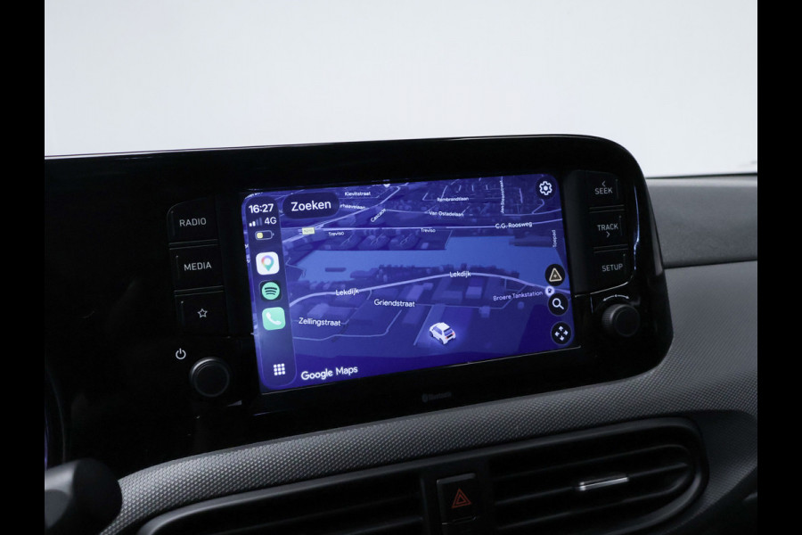 Hyundai i10 1.0 Comfortline Sport (APPLE CARPLAY,NAVI,PDC,CRUISE,LED,GETINT,TREKHAAK,SPORTSTOELEN,NETTE STAAT)
