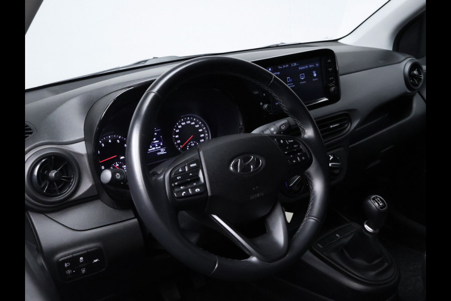 Hyundai i10 1.0 Comfortline Sport (APPLE CARPLAY,NAVI,PDC,CRUISE,LED,GETINT,TREKHAAK,SPORTSTOELEN,NETTE STAAT)