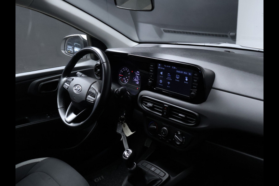 Hyundai i10 1.0 Comfortline Sport (APPLE CARPLAY,NAVI,PDC,CRUISE,LED,GETINT,TREKHAAK,SPORTSTOELEN,NETTE STAAT)