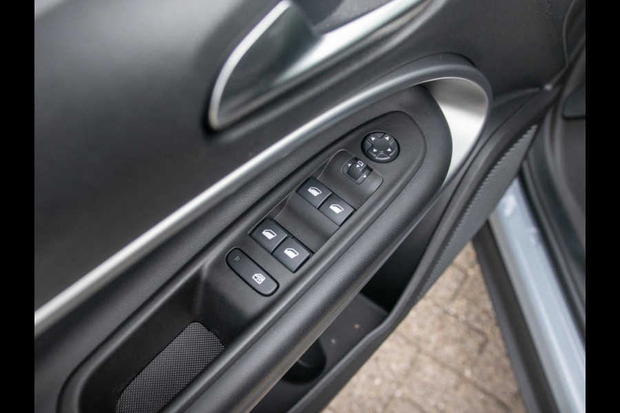 Jeep Avenger 1.2 e-Hybrid Summit | Infotainment&Conv. Pack | Winter Pack | Bicolore