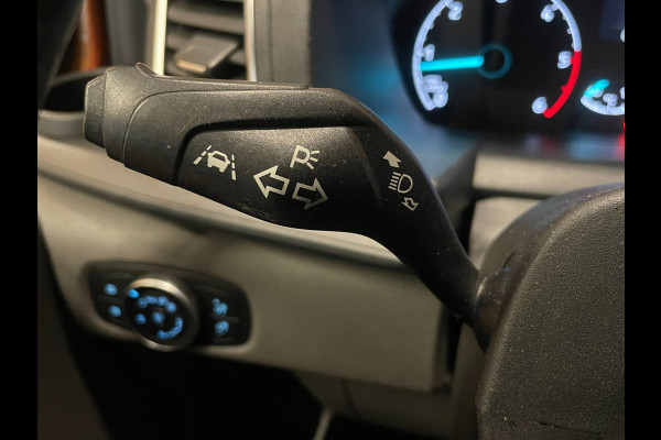 Ford Transit Custom 300 2.0 TDCI L2H1 Limited DC|FULL OPTION|AUTOMAAT|ACC|2X SCHUIFDEUR|CARPLAY|CAMERA|TREKHAAK|1e EIG|NAP|NL-AUTO