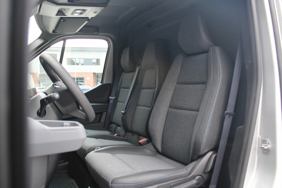 Renault Master T35 2.0 dCi 170pk L2H2 Extra - Navigatie - Camera - 270 gr deuren - Parkeersensoren - Draadloos laden - Rijklaar