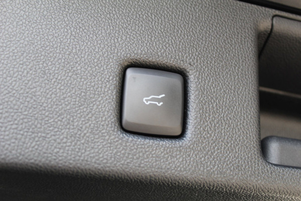 Ford Kuga 2.5 PHEV ST-Line X | Trekhaak | Panoramadak | BLIS | B&O