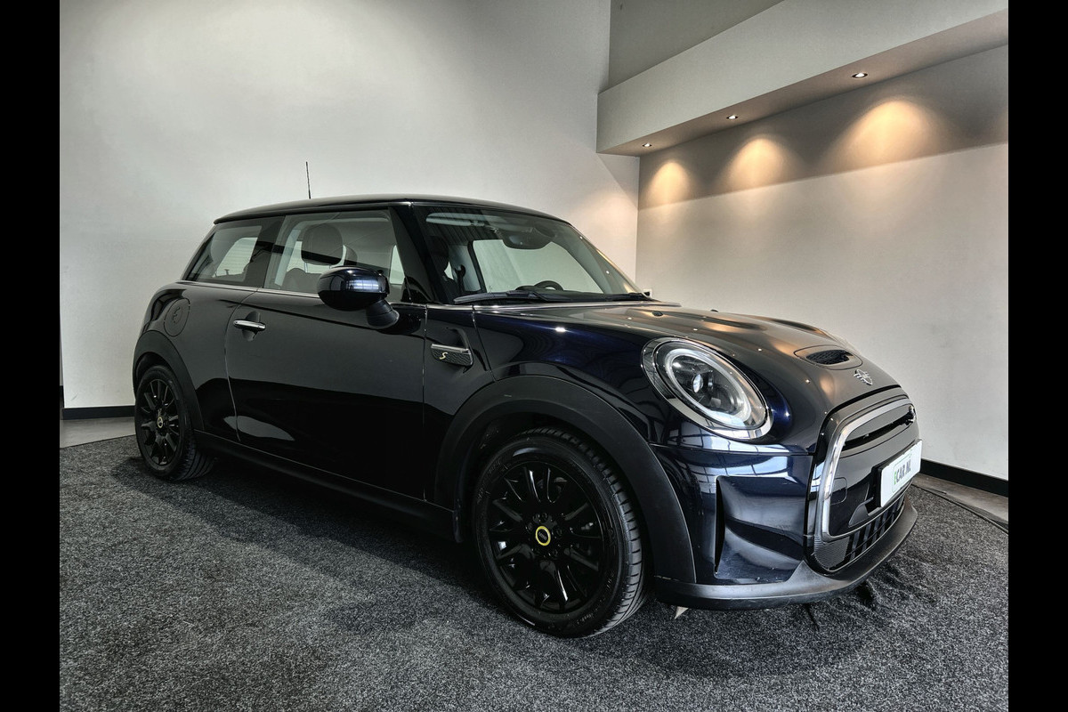 MINI Electric MINI Electric Collection 33 kWh | SOH 93,1 % | Head-up Display | Achteruitrijcamera | Digitaal dashboard