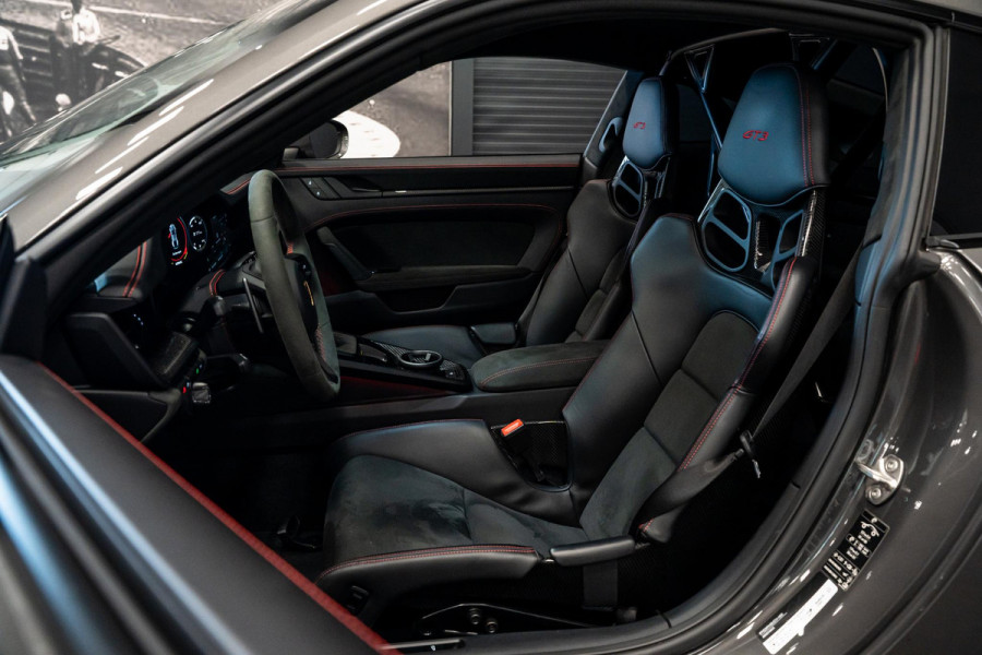 Porsche 911 4.0 GT3 *Keramisch / Vierwielbesturing / BOSE / Hefsysteem-vooras / Clubsport-pakket / Sportuitlaat-systeem / Carbon*