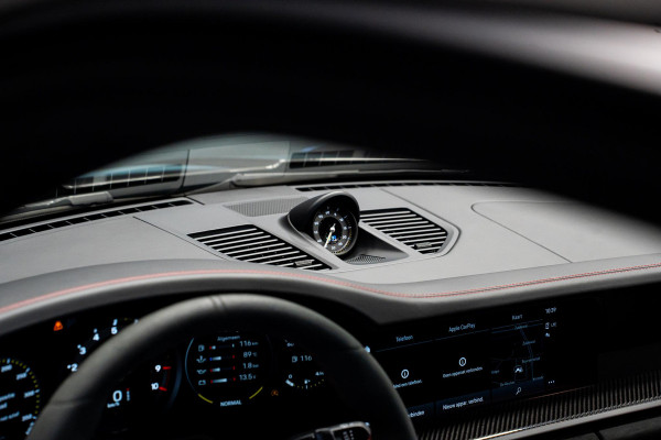 Porsche 911 4.0 GT3 *Keramisch / Vierwielbesturing / BOSE / Hefsysteem-vooras / Clubsport-pakket / Sportuitlaat-systeem / Carbon*