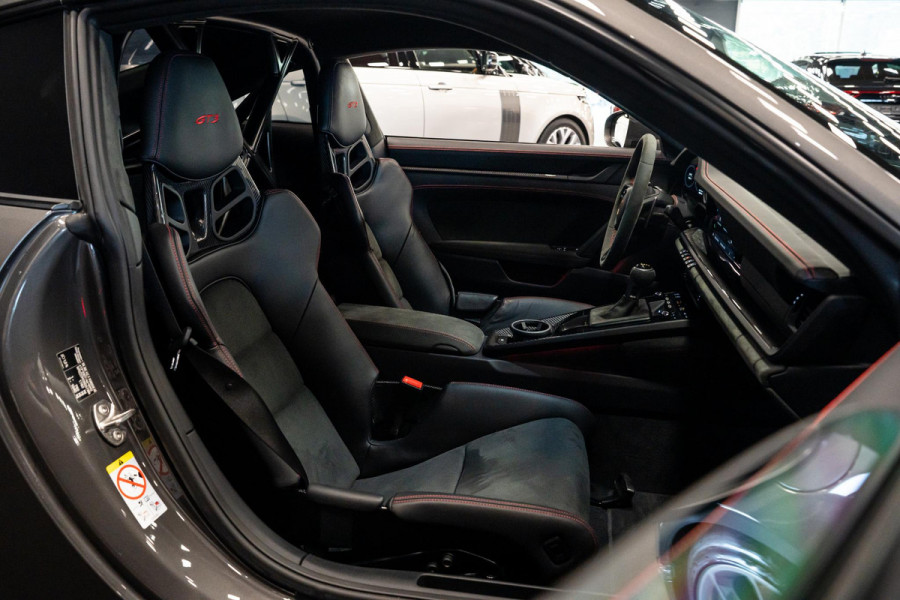 Porsche 911 4.0 GT3 *Keramisch / Vierwielbesturing / BOSE / Hefsysteem-vooras / Clubsport-pakket / Sportuitlaat-systeem / Carbon*