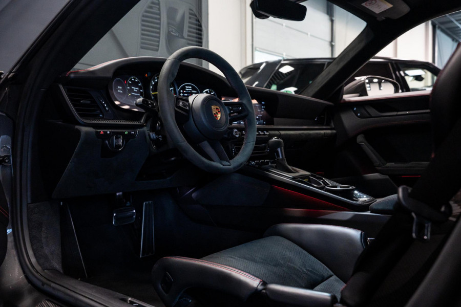 Porsche 911 4.0 GT3 *Keramisch / Vierwielbesturing / BOSE / Hefsysteem-vooras / Clubsport-pakket / Sportuitlaat-systeem / Carbon*