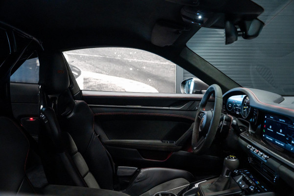 Porsche 911 4.0 GT3 *Keramisch / Vierwielbesturing / BOSE / Hefsysteem-vooras / Clubsport-pakket / Sportuitlaat-systeem / Carbon*