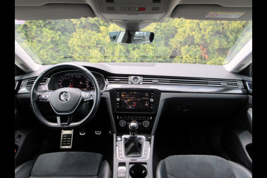 Volkswagen Arteon 1.5 TSI Elegance * Navi * Trekhaak *
