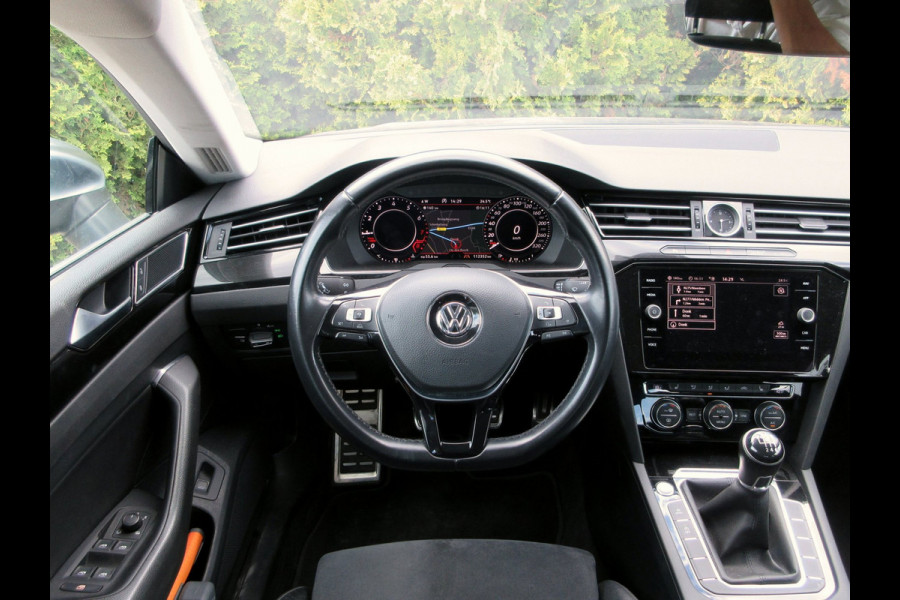 Volkswagen Arteon 1.5 TSI Elegance * Navi * Trekhaak *