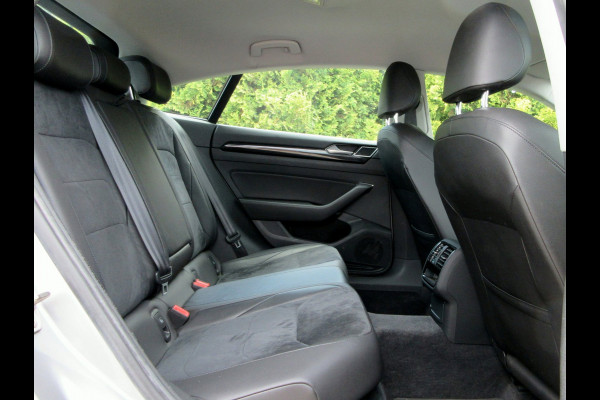 Volkswagen Arteon 1.5 TSI Elegance * Navi * Trekhaak *