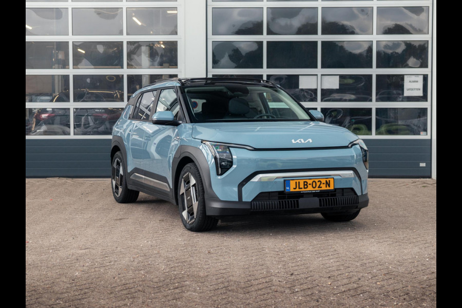 Kia EV3 Plus Advanced 81.4 kWh l Long range l Schuifkantel dak l Stoel en stuurwielverwarming l Lederlook bekleding l Accu SOH 99,1 % l