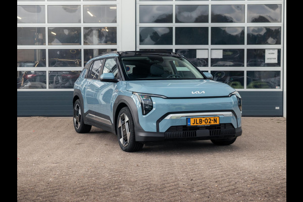 Kia EV3 Plus Advanced 81.4 kWh l Long range l Schuifkantel dak l Stoel en stuurwielverwarming l Lederlook bekleding l Accu SOH 99,1 % l