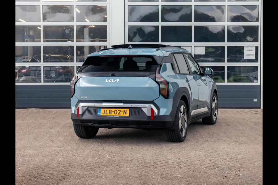Kia EV3 Plus Advanced 81.4 kWh l Long range l Schuifkantel dak l Stoel en stuurwielverwarming l Lederlook bekleding l Accu SOH 99,1 % l