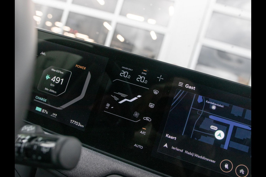 Kia EV3 Plus Advanced 81.4 kWh l Long range l Schuifkantel dak l Stoel en stuurwielverwarming l Lederlook bekleding l Accu SOH 99,1 % l