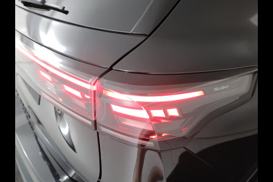 Volkswagen Tiguan 1.5 eHybrid R-Line Edition | Private lease vanaf €907 | 272 pk Automaat (DSG) | Verlengde garantie | Navigatie | Panoramadak | Trekhaak (wegklapbaar) | Parkeersensoren (Park assist) | Rondomzicht camera | Lederen bekleding | Stoelverwarming/ventilatie |