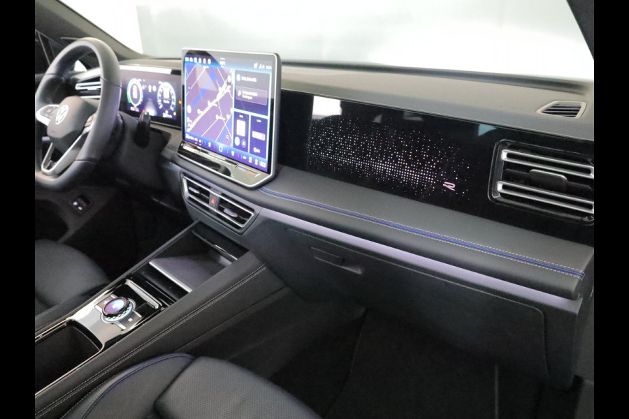Volkswagen Tiguan 1.5 eHybrid R-Line Edition | Private lease vanaf €907 | 272 pk Automaat (DSG) | Verlengde garantie | Navigatie | Panoramadak | Trekhaak (wegklapbaar) | Parkeersensoren (Park assist) | Rondomzicht camera | Lederen bekleding | Stoelverwarming/ventilatie |
