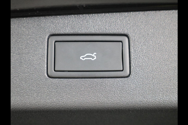 Volkswagen Tiguan 1.5 eHybrid R-Line Edition | Private lease vanaf €907 | 272 pk Automaat (DSG) | Verlengde garantie | Navigatie | Panoramadak | Trekhaak (wegklapbaar) | Parkeersensoren (Park assist) | Rondomzicht camera | Lederen bekleding | Stoelverwarming/ventilatie |