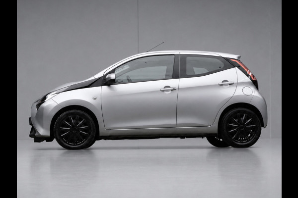 Toyota Aygo 1.0 VVT-i x-play (APPLE CARPLAY,NAVI,LED,CRUISE,SPORTSTOELEN,LM VELGEN,NETTESTAAT)