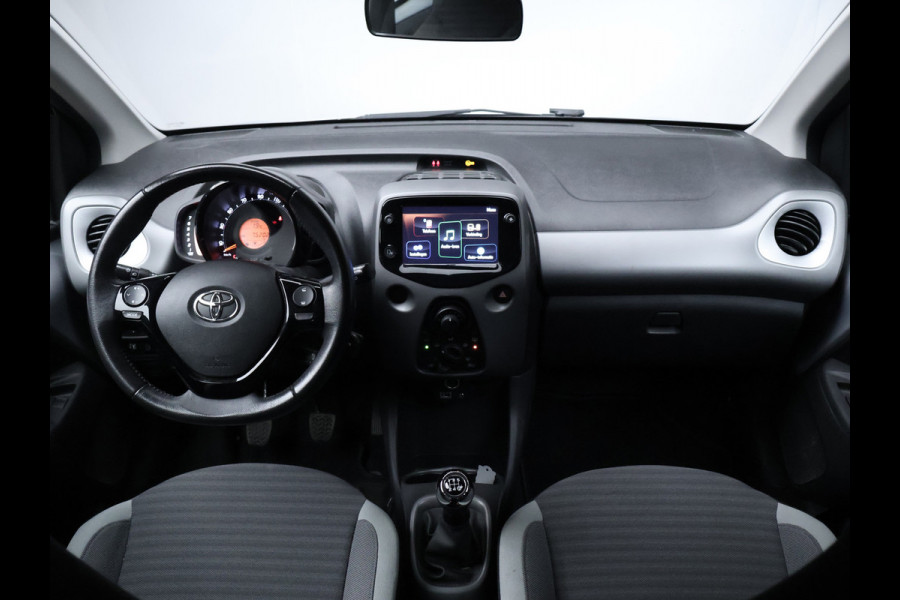 Toyota Aygo 1.0 VVT-i x-play (APPLE CARPLAY,NAVI,LED,CRUISE,SPORTSTOELEN,LM VELGEN,NETTESTAAT)