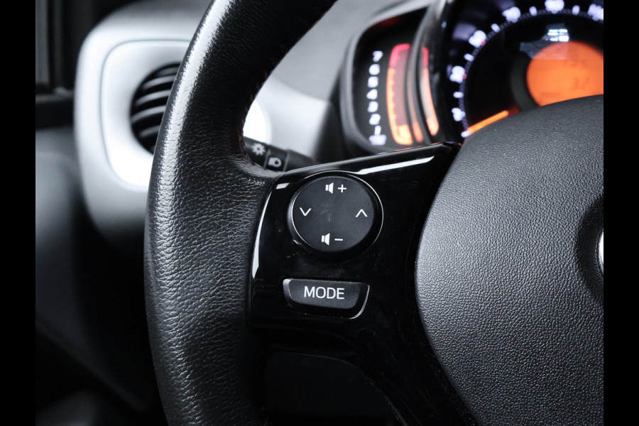 Toyota Aygo 1.0 VVT-i x-play (APPLE CARPLAY,NAVI,LED,CRUISE,SPORTSTOELEN,LM VELGEN,NETTESTAAT)