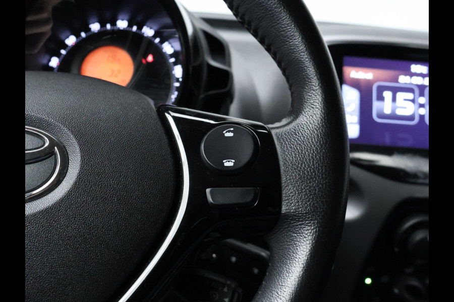 Toyota Aygo 1.0 VVT-i x-play (APPLE CARPLAY,NAVI,LED,CRUISE,SPORTSTOELEN,LM VELGEN,NETTESTAAT)