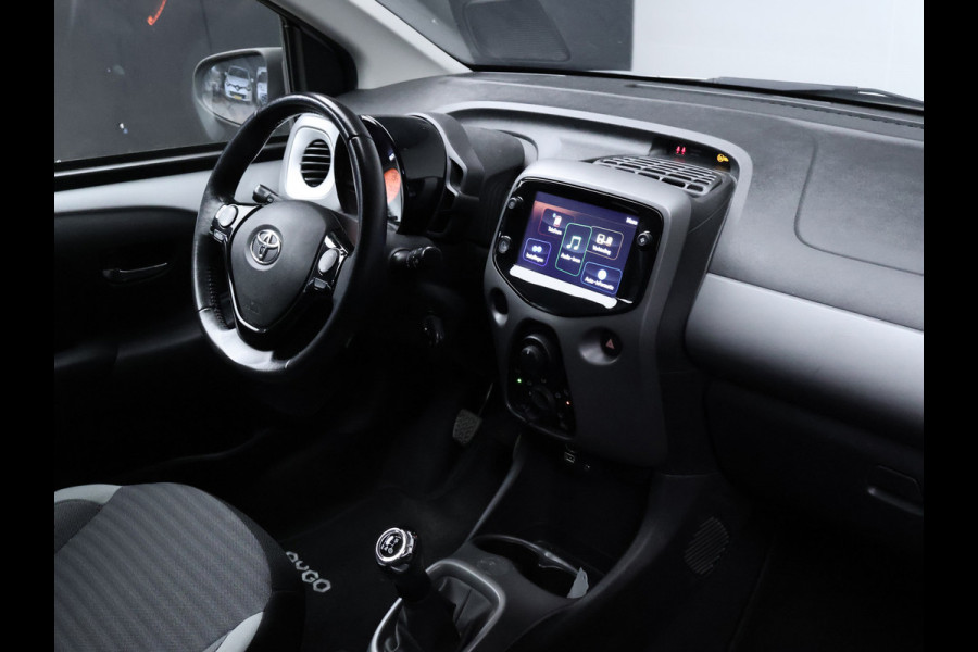 Toyota Aygo 1.0 VVT-i x-play (APPLE CARPLAY,NAVI,LED,CRUISE,SPORTSTOELEN,LM VELGEN,NETTESTAAT)